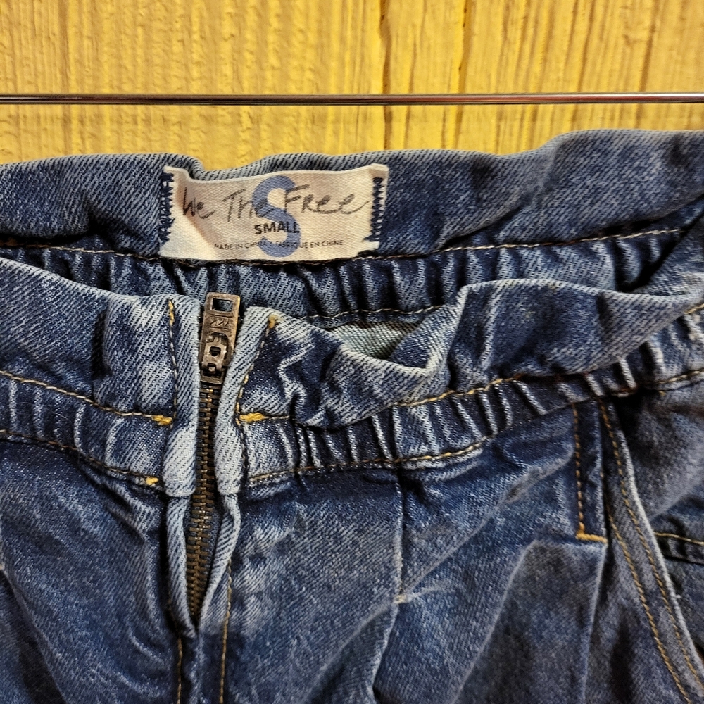 2 For $40 EUC Free People balloon jeans - Picture 2 of 3